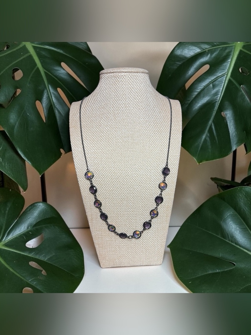 🖤💜GUESS🖤💜Crystal Stationed Long Slider Necklace in Iridescent Purple/NWT